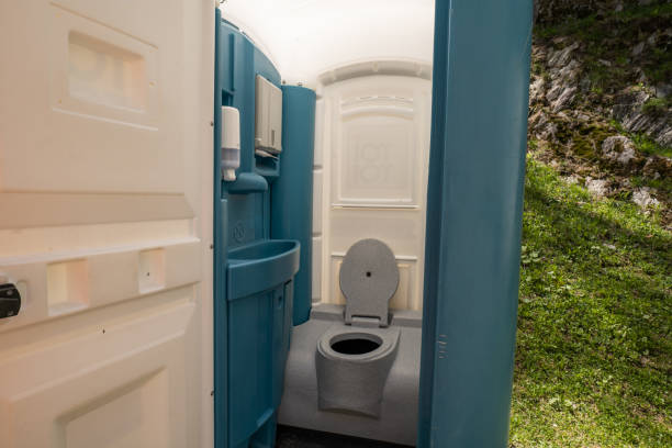 Types of Portable Toilets We Offer in Oriole Beach, FL